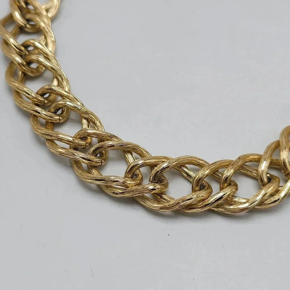 Vintage Avon 1985 Bold & Golden Choker Chain Link Necklace 16" - Picture 4 of 4